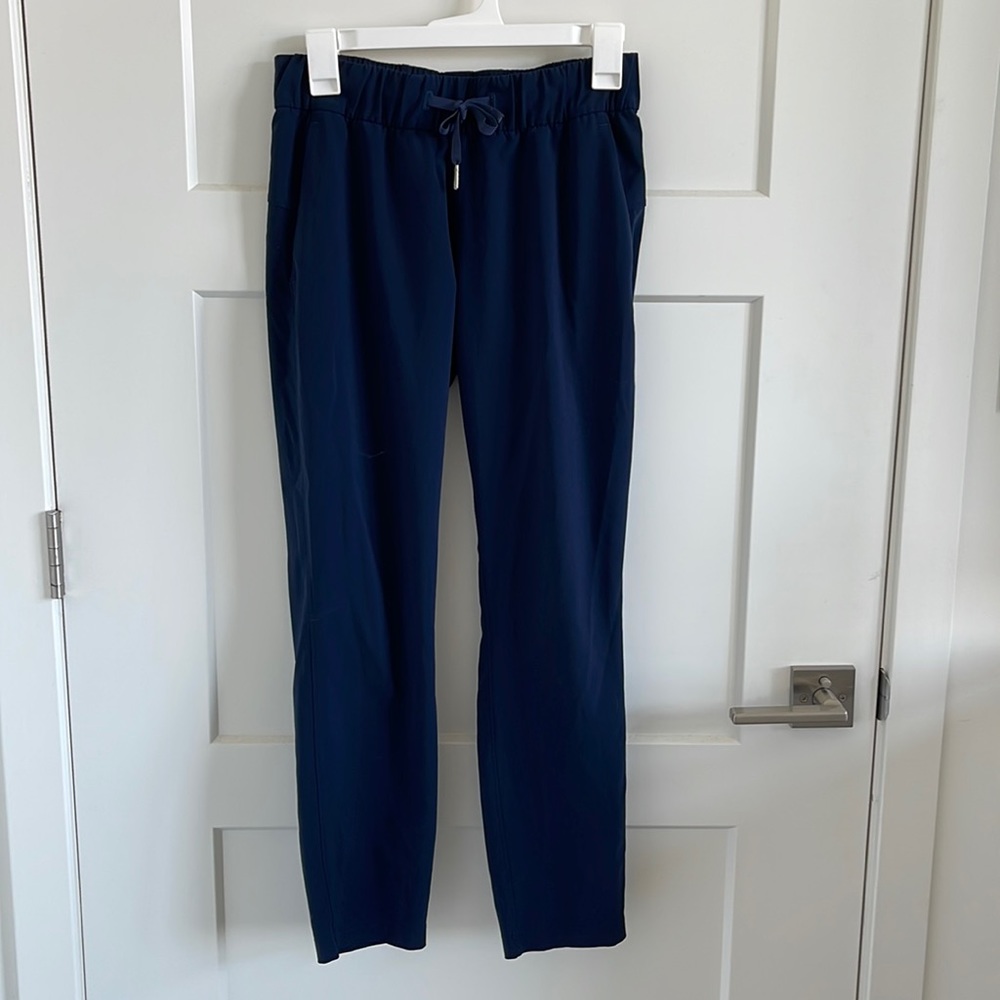 Lululemon Navy Align Joggers - Size 4